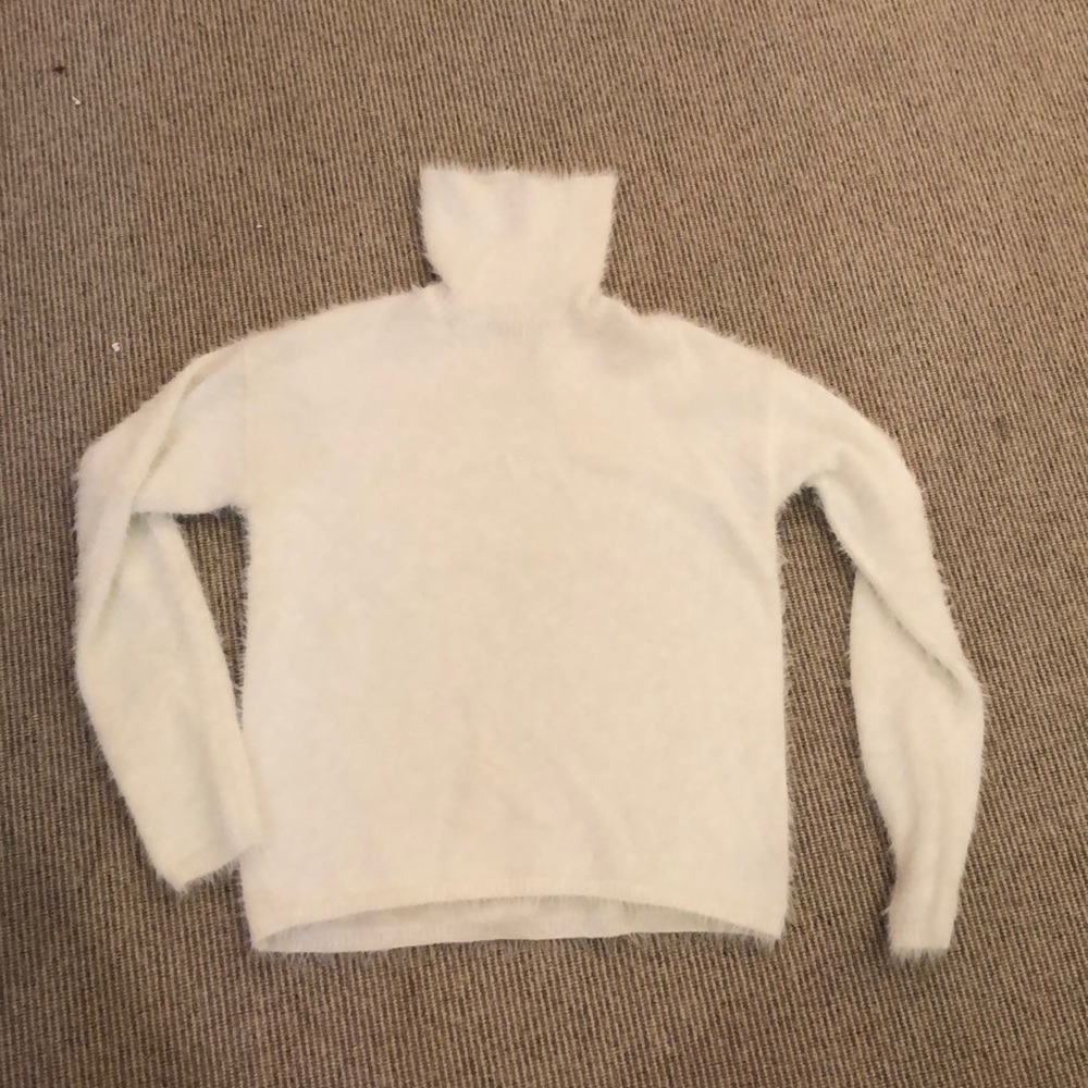 White cashmere turtleneck sweater